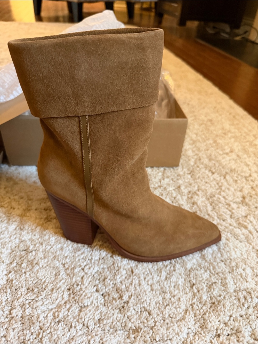 New in Box- Women’s Steve Madden Latasha Tan Suede boots size 8 - Picture 4 of 12